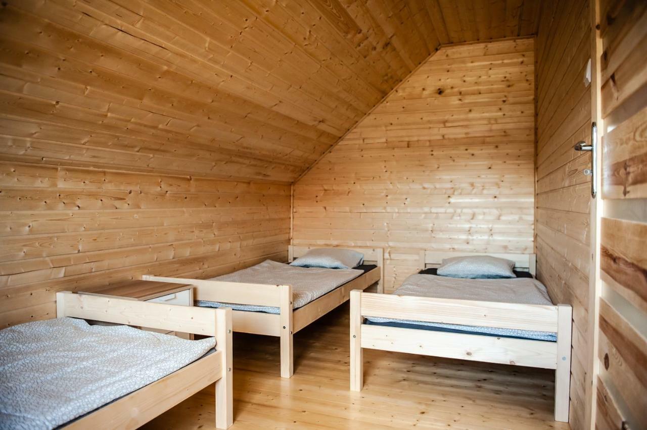 Pod Debami Wicie- Domki Drewniane Nad Morzem Wicie  Luaran gambar