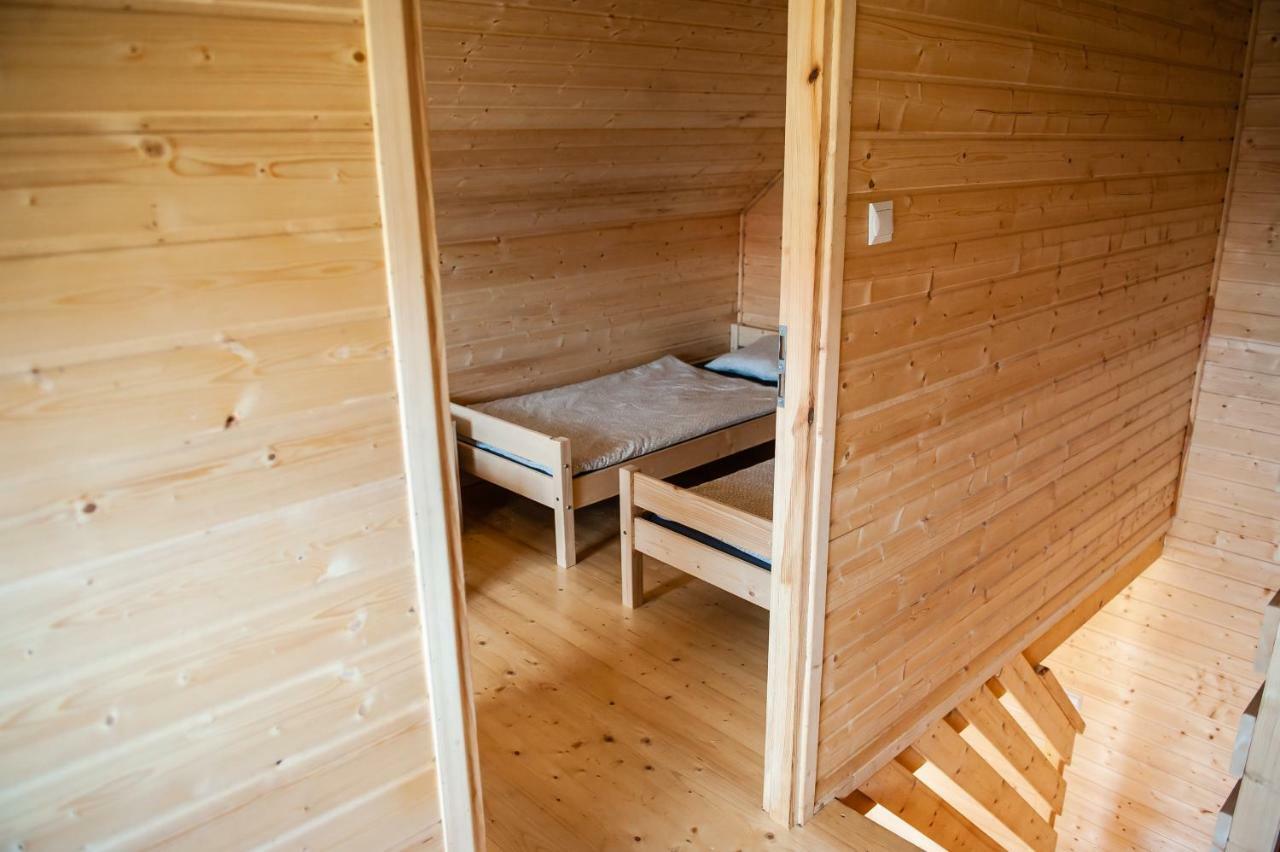 Pod Debami Wicie- Domki Drewniane Nad Morzem Wicie  Luaran gambar